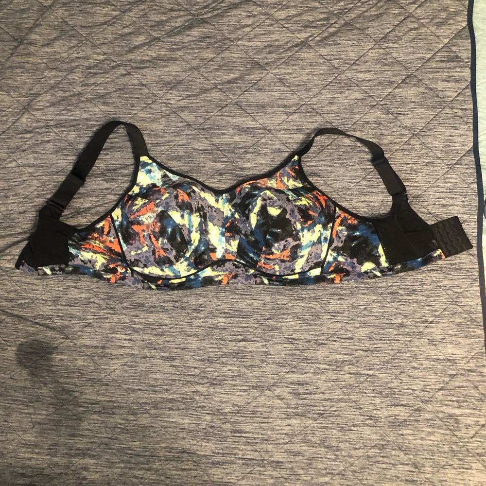 Livi Active Women's Multi-Color Abstract Print Sports Bra - Black Trim